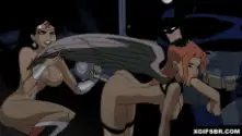Batman fazendo sexo com Mulher Gavião e Mulher Maravilha!