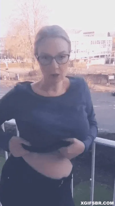 Coroa Gostosa Tirando A Roupa 05